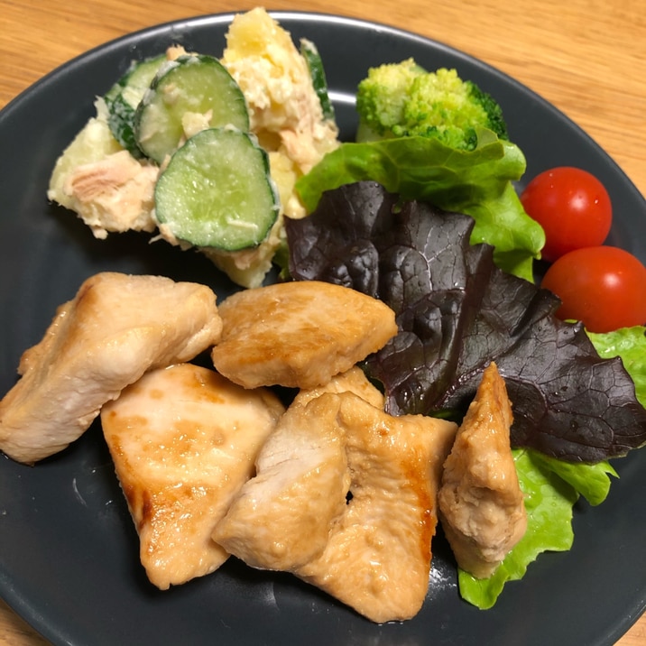 ご飯がすすむ〜♪鶏胸肉のマヨ醤油漬け焼き